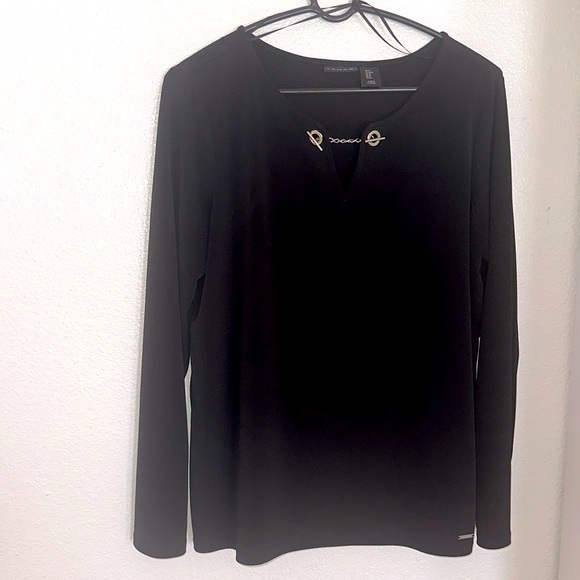 Black Tahari, medium blouse, silver chain design in front 95% polyester - Picture 1 of 8
